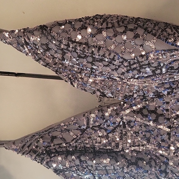 Dress - Picture 3 of 8